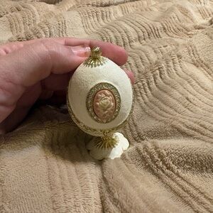 Stauer collectible egg and necklace